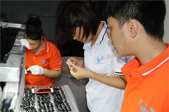 深圳塑膠模具制造廠——博騰納如何做好藍(lán)牙耳機模具？