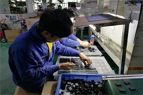 選擇藍牙耳機模具廠——開模前您需要了解這個！