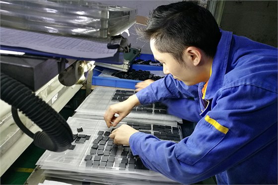 藍(lán)牙耳機(jī)模具廠——2018提前開啟放假模式對(duì)廠家是否有影響？