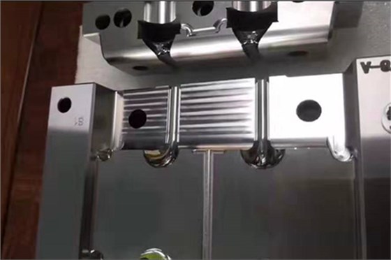 深圳藍牙耳機注塑加工廠：博騰納設立12道QC質檢工序，品質有保障