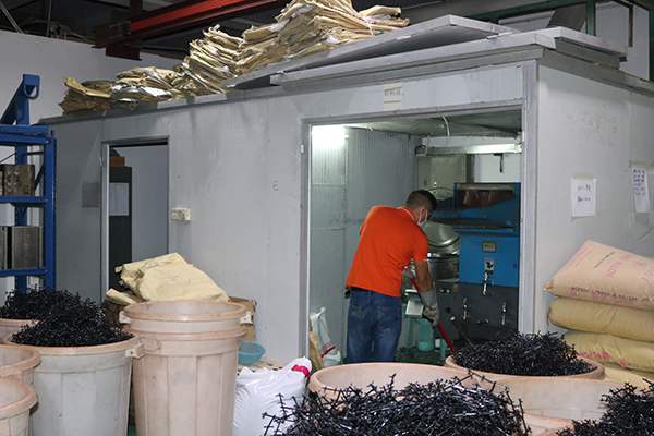 模具制造廠注意了：“工程塑料”也有云泥之別！