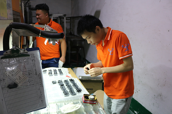注塑模具制造廠：藍牙耳機模具你知多少，一測便知曉