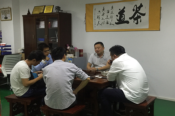 做耳機(jī)模具哪里的工廠更專業(yè)？看深圳注塑模具廠博騰納