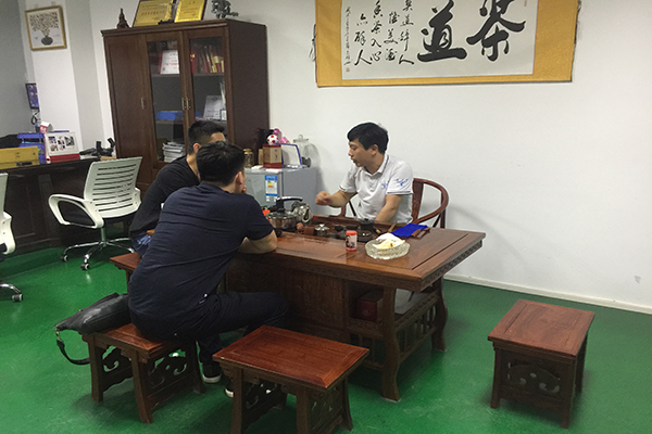 電子產(chǎn)品開模，就找深圳精密塑膠模具廠！