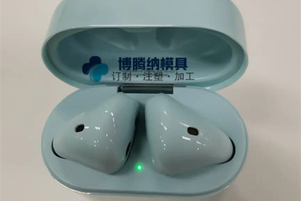 深圳TWS藍(lán)牙耳機(jī)模具：博騰納獨(dú)家專利，有分模線但你看不見！